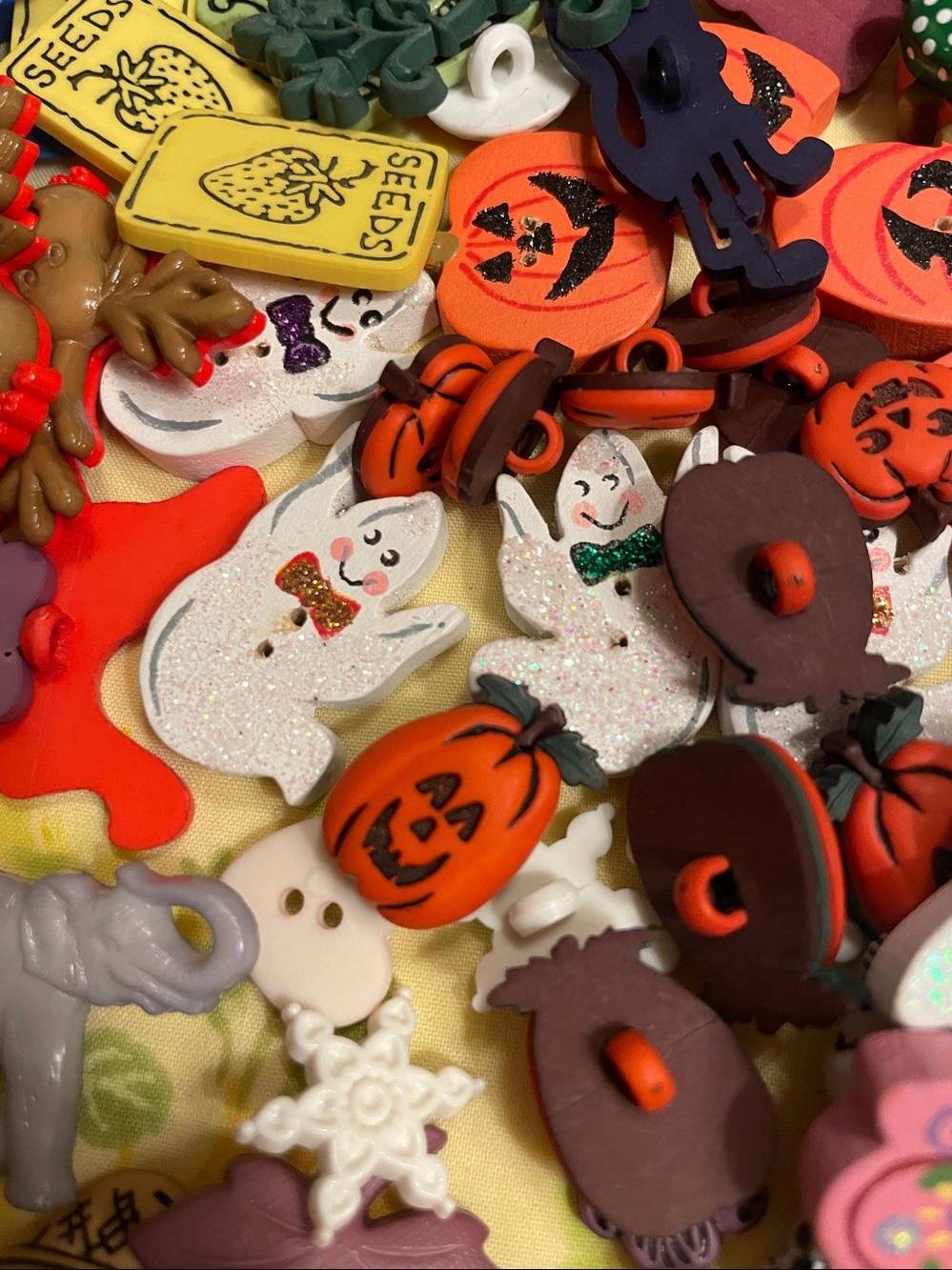 Button Bundle - Picture 7 of 7